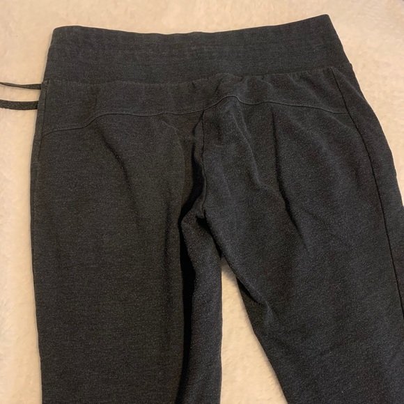 Lolë Joggers - Picture 4 of 4